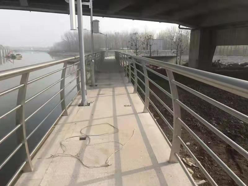景觀(guān)河道護欄